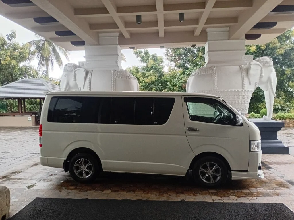 Left side — Toyota KDH Flatroof