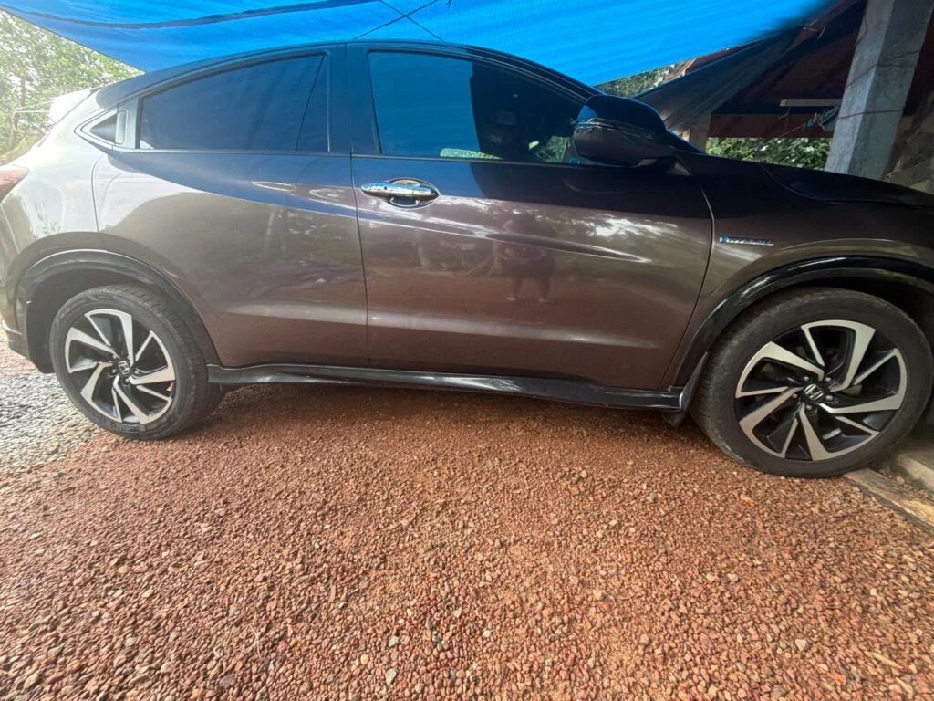 Right side — Honda Vezel