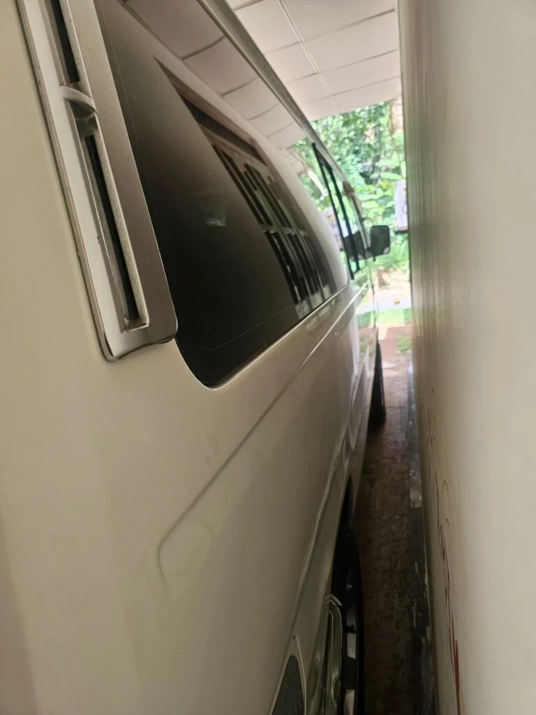 Right side — Nissan caravan Qd 32