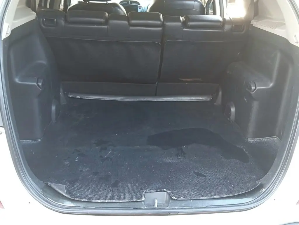 Boot / luggage area — Honda Fit