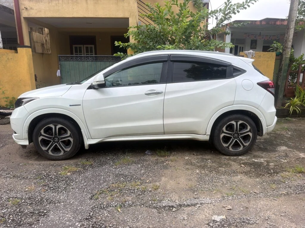 Left side — Honda Vezel