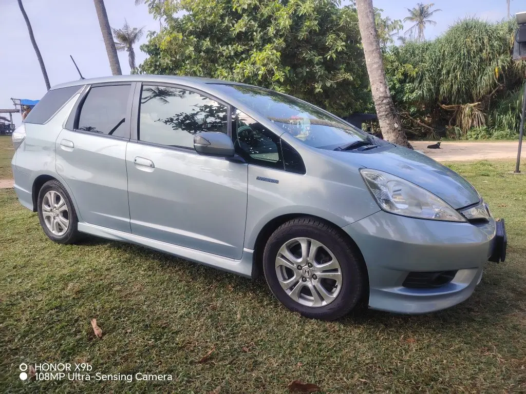 Right side — Honda Shuttle