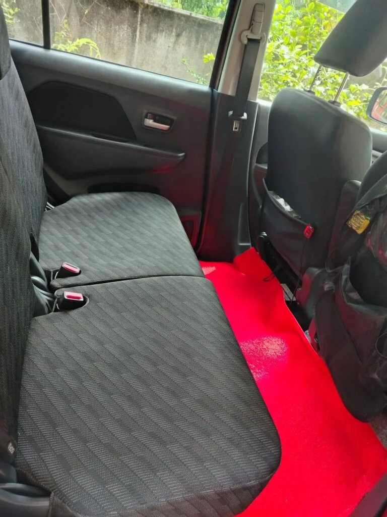 Interior right — Suzuki WagonR
