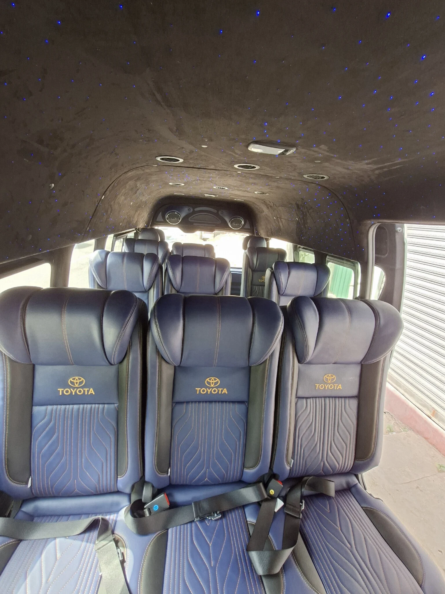Interior right — TOYOTA KDH VIP Highroof