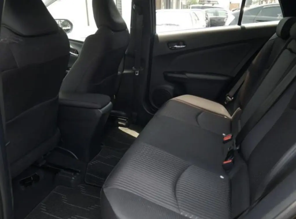 Interior left — Toyota Prius