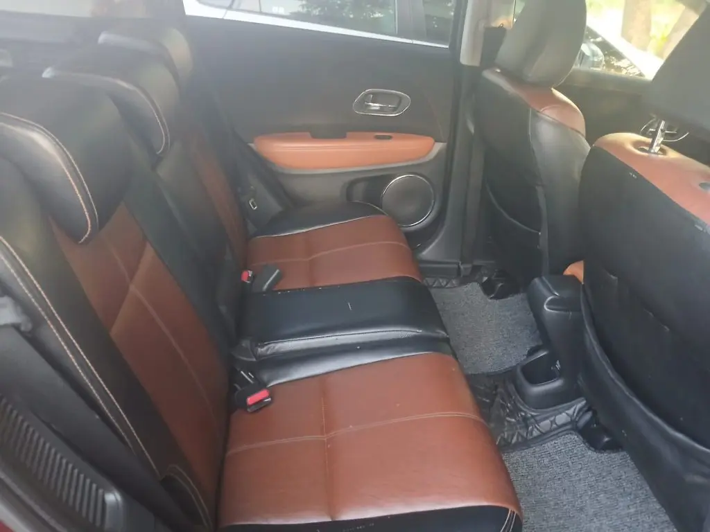 Interior right — Honda Vizell