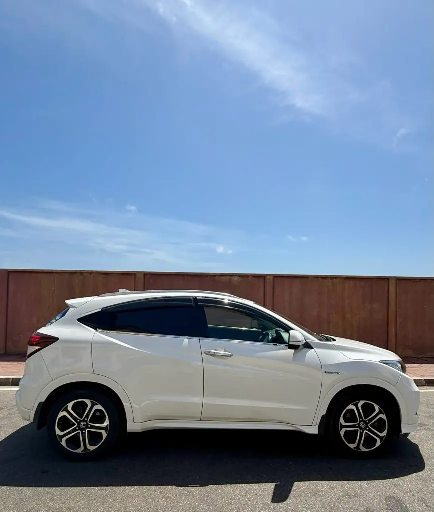 Right side — honda vezel 2017