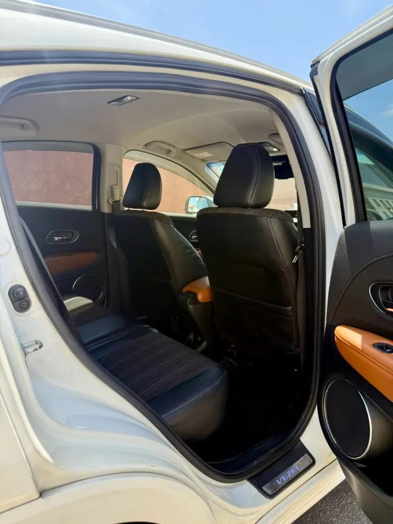Interior right — honda vezel 2017