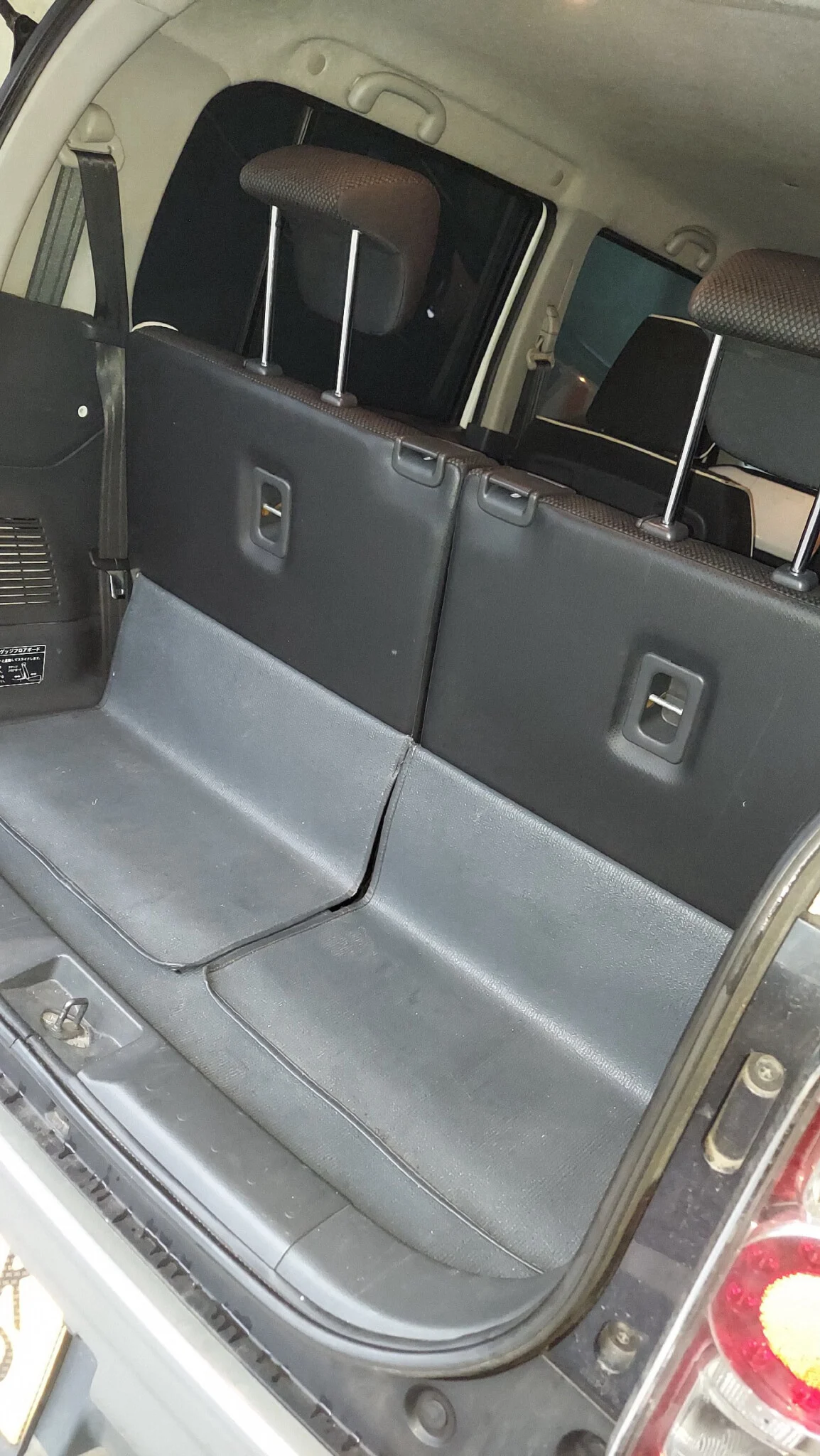 Boot / luggage area — MAZDA Flair Crossover