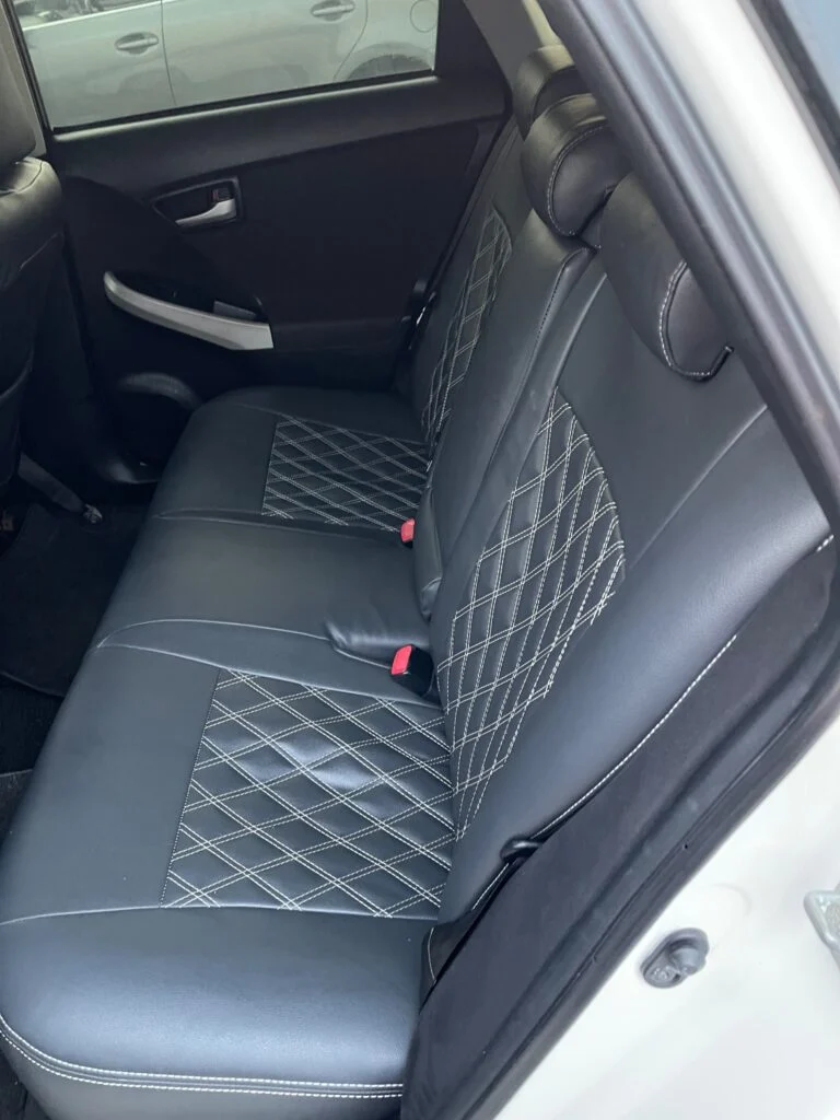 Interior right — Toyota Prius