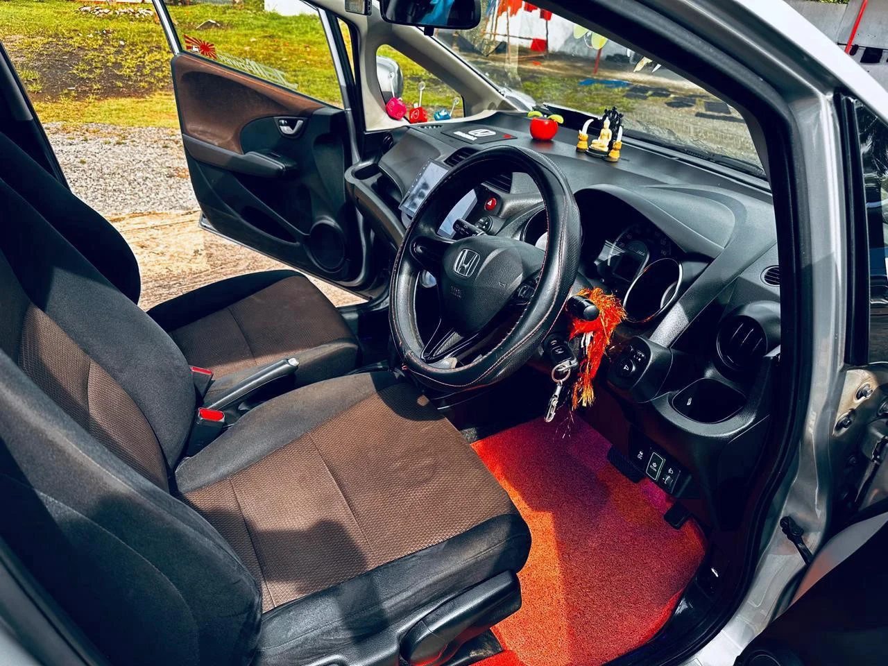Passenger cabin — HONDA shattle