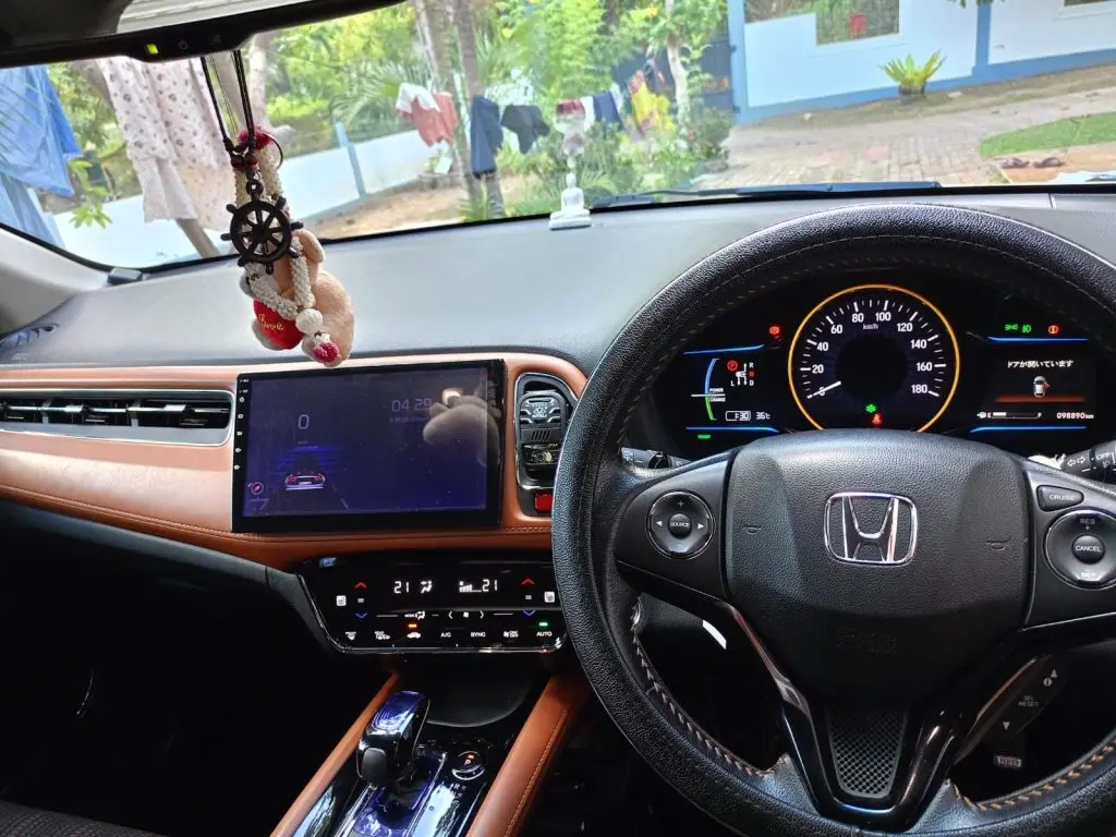 Boot / luggage area — Honda Vezel