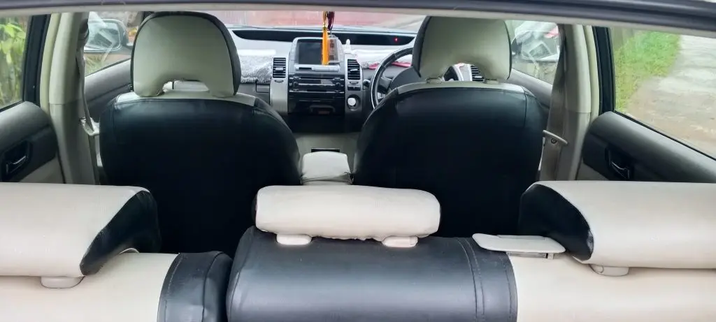 Passenger cabin — Toyota Prius