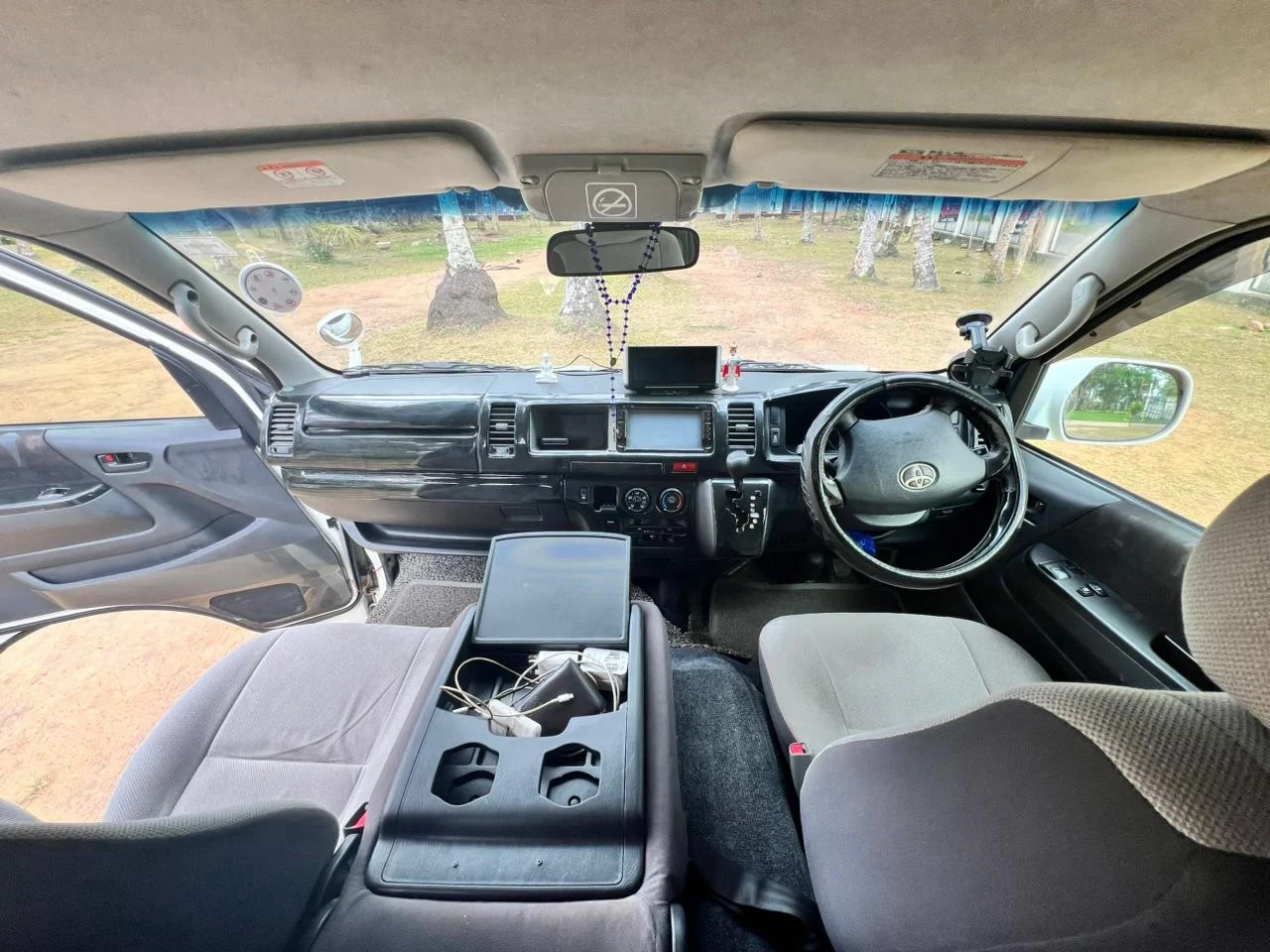 Dashboard — TOYOTA KDH Highroof