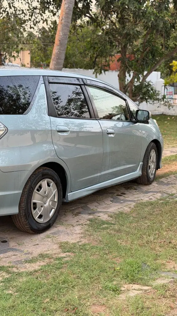 Right side — Honda fid shuttle Shuttle gp2