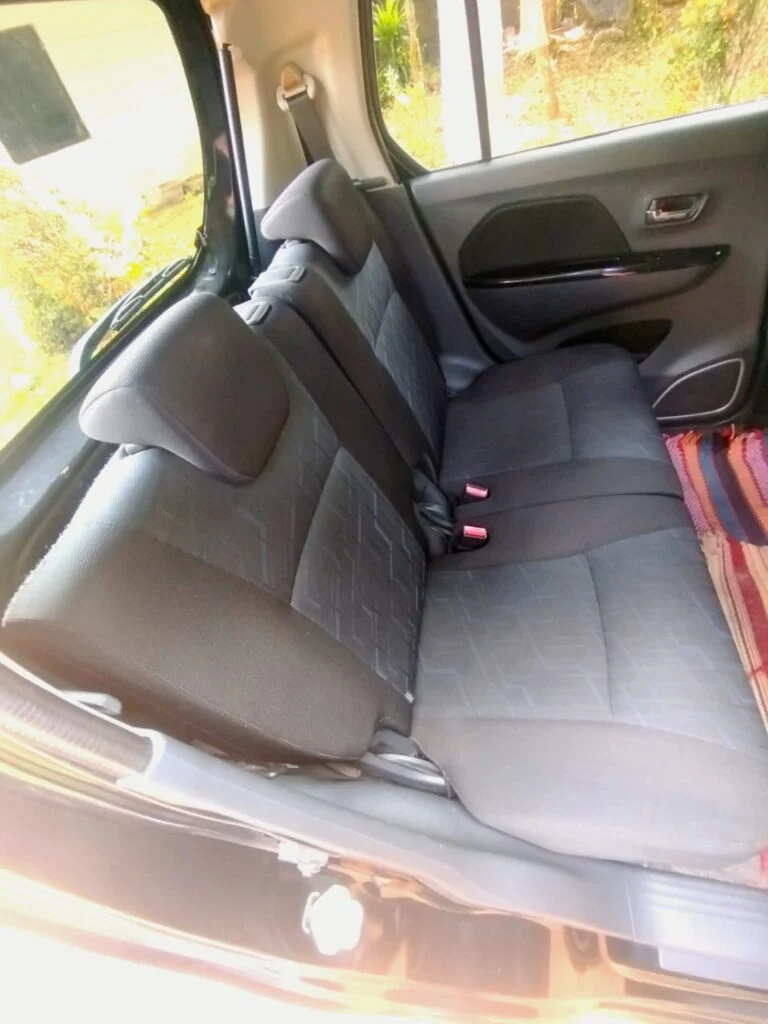 Passenger cabin — Suzuki Wagon R