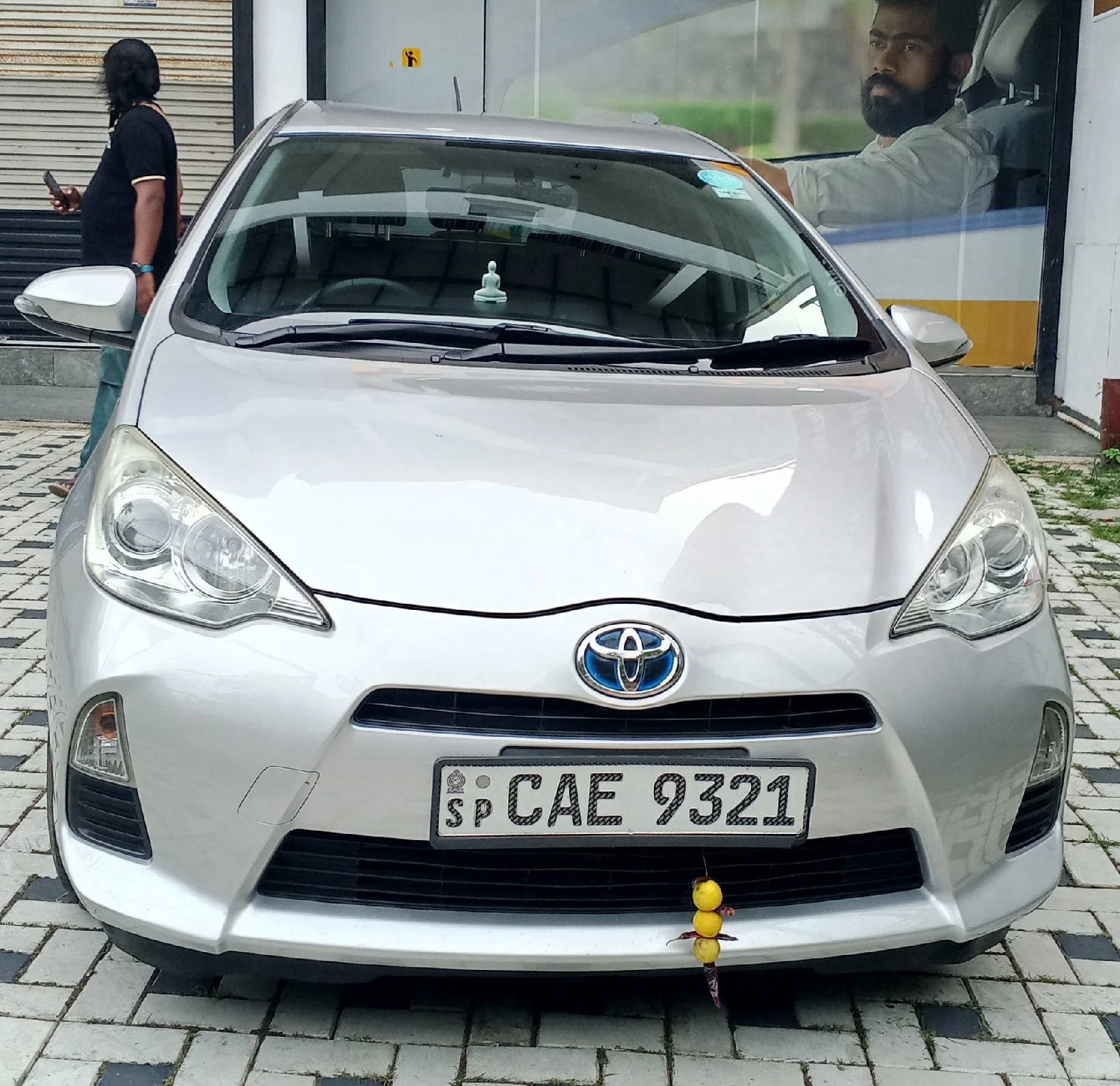 Front — TOYOTA aqua