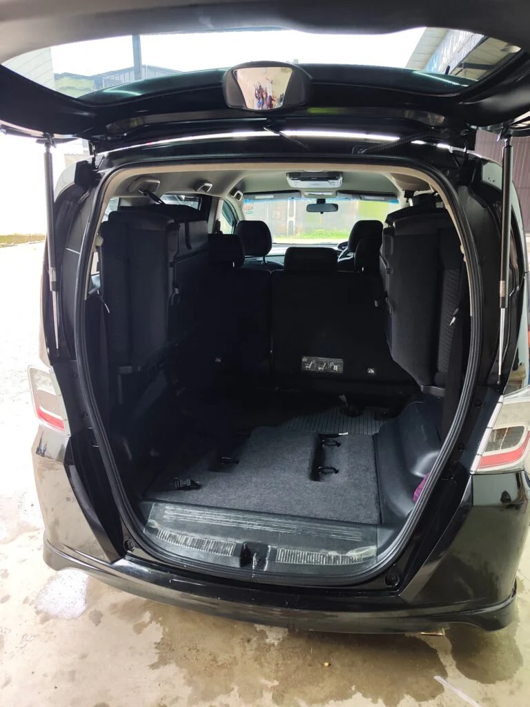 Passenger cabin — Honda FREED
