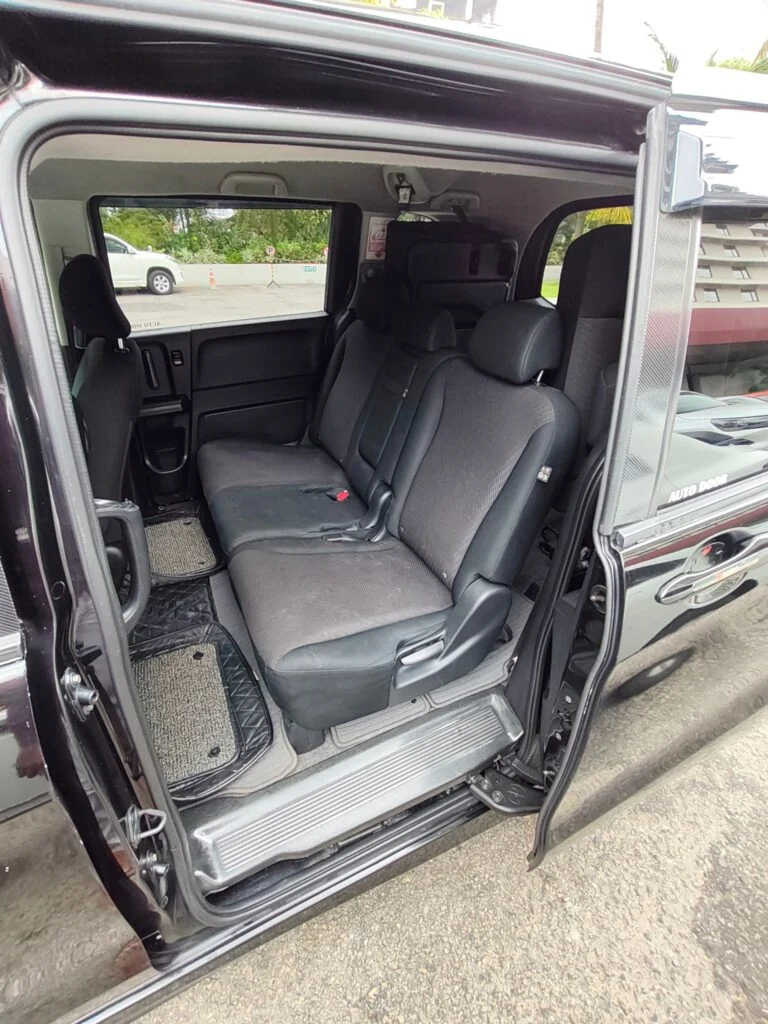 Interior right — Honda FREED
