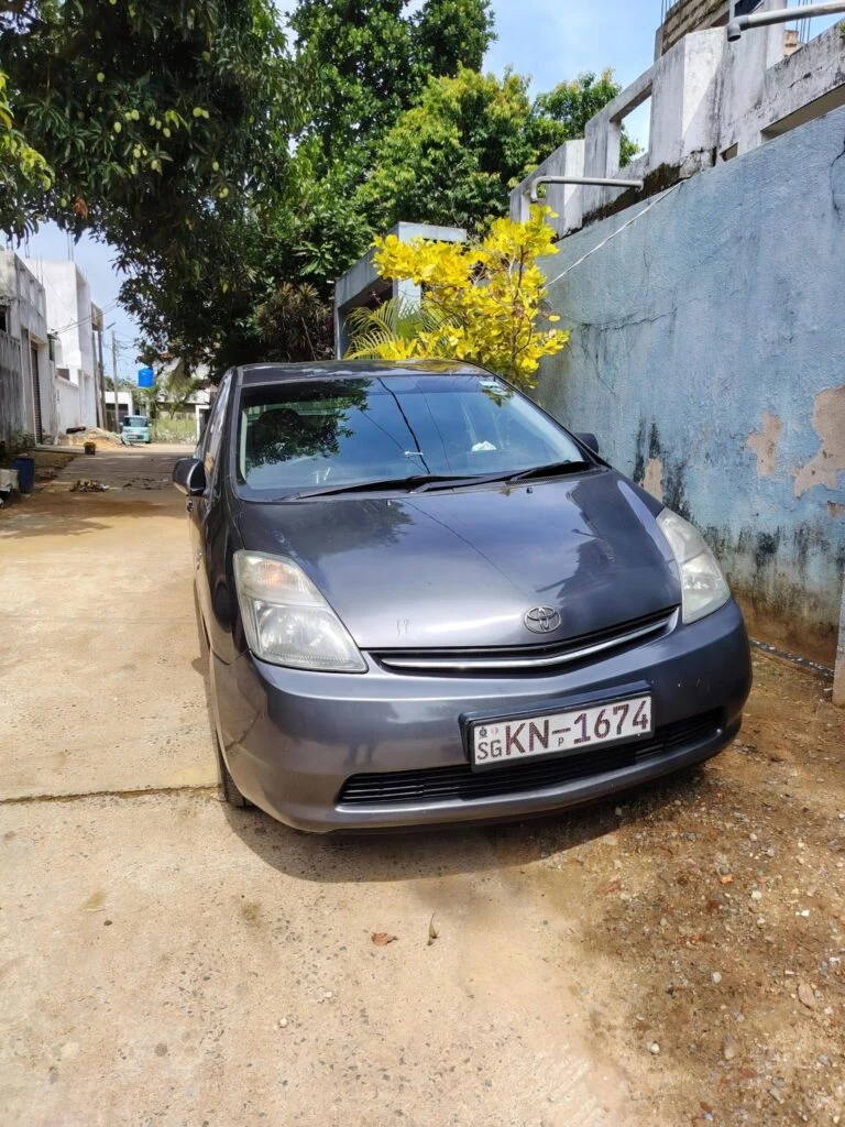 Front — Toyota Prius 20