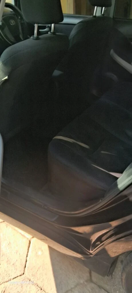 Interior left — Toyota Prius