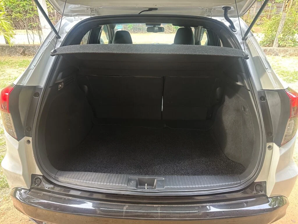 Boot / luggage area — Honda Vezel