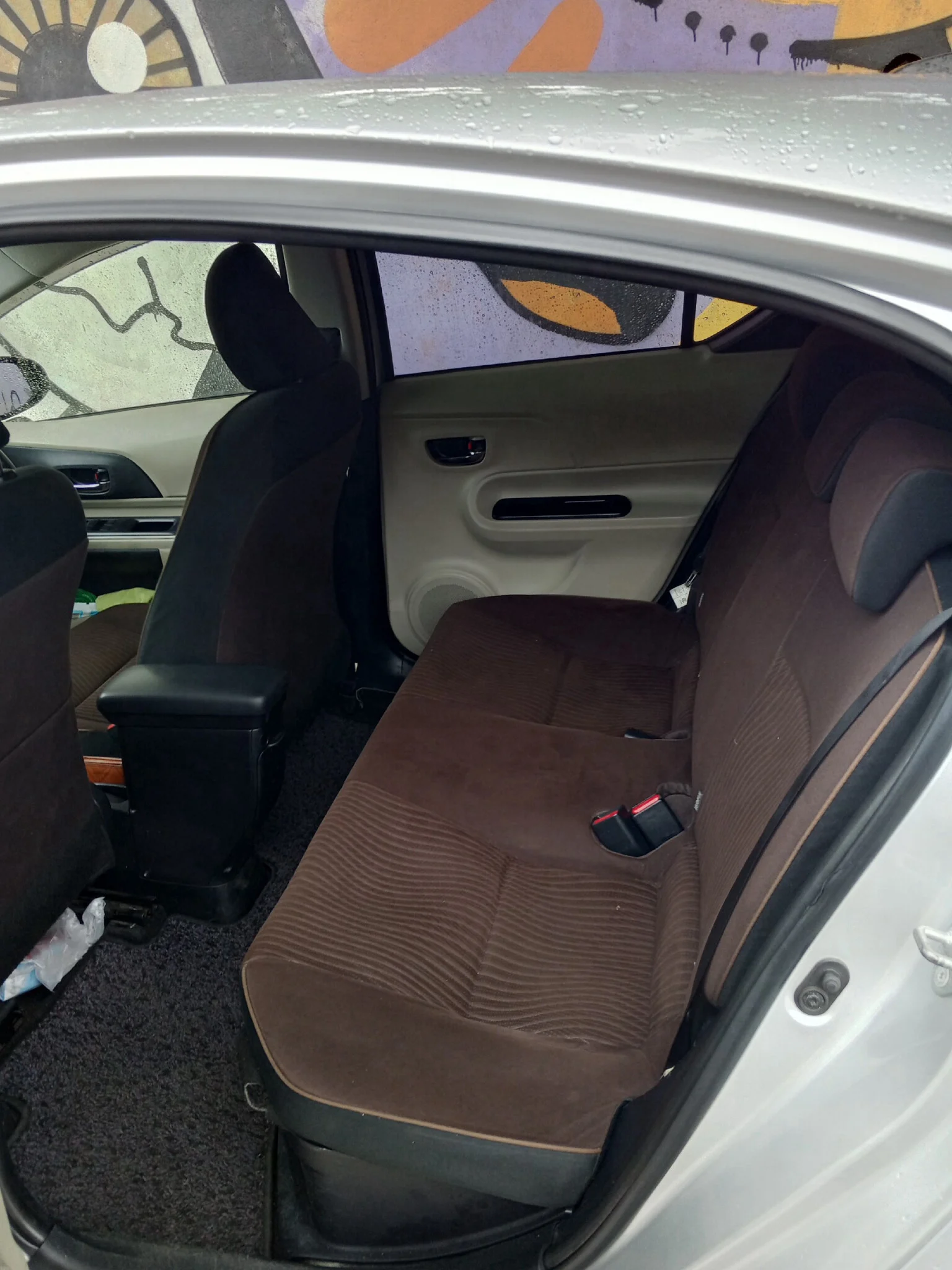 Interior left — TOYOTA aqua