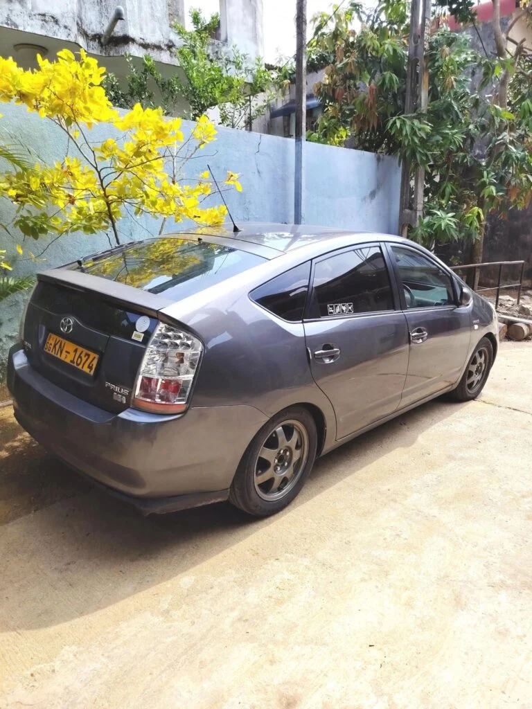 Left side — Toyota Prius 20