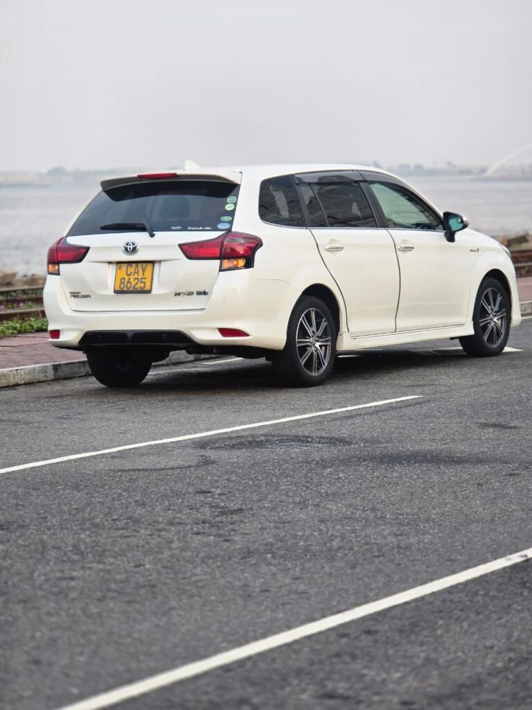 Right side — Toyota Corolla Fielder