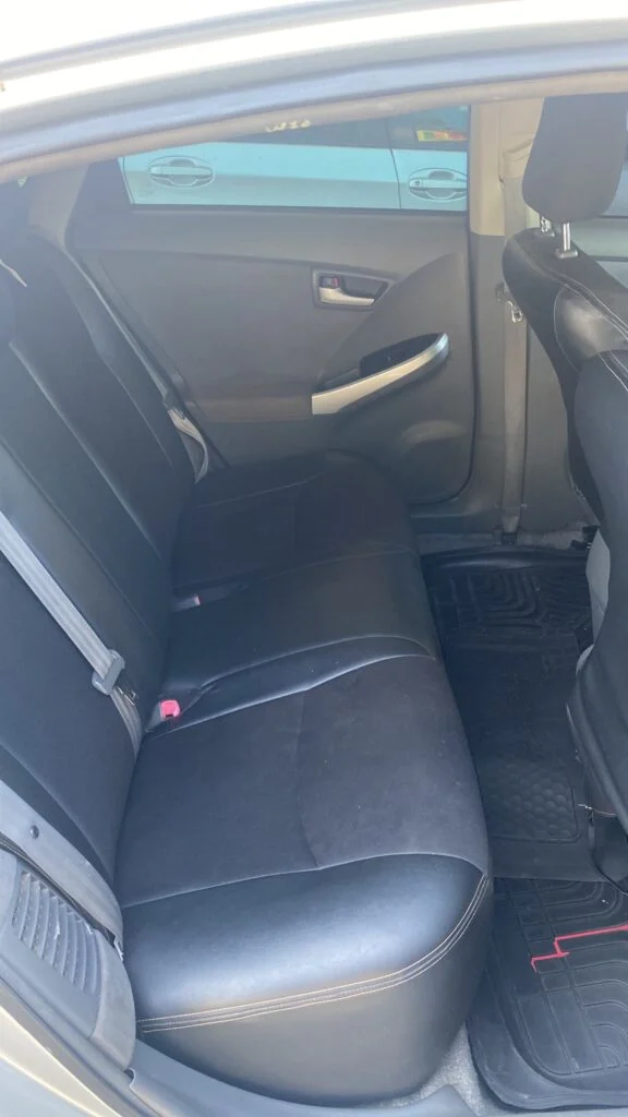 Interior right — Toyota Prius