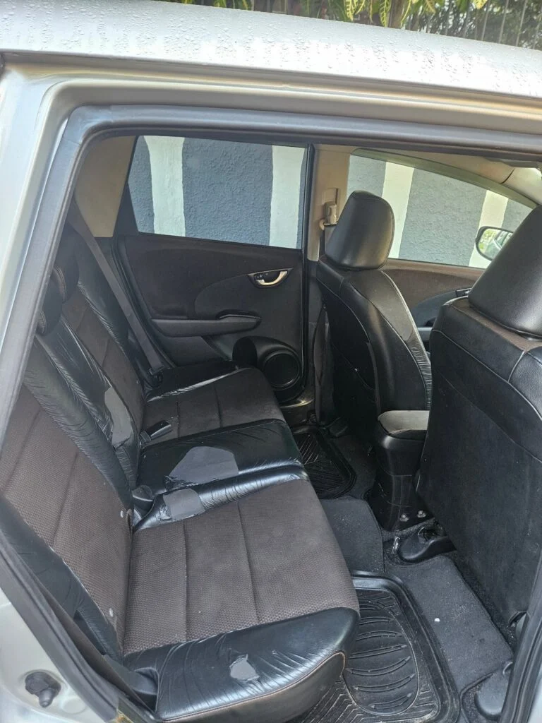 Interior right — Honda Fit shuttel