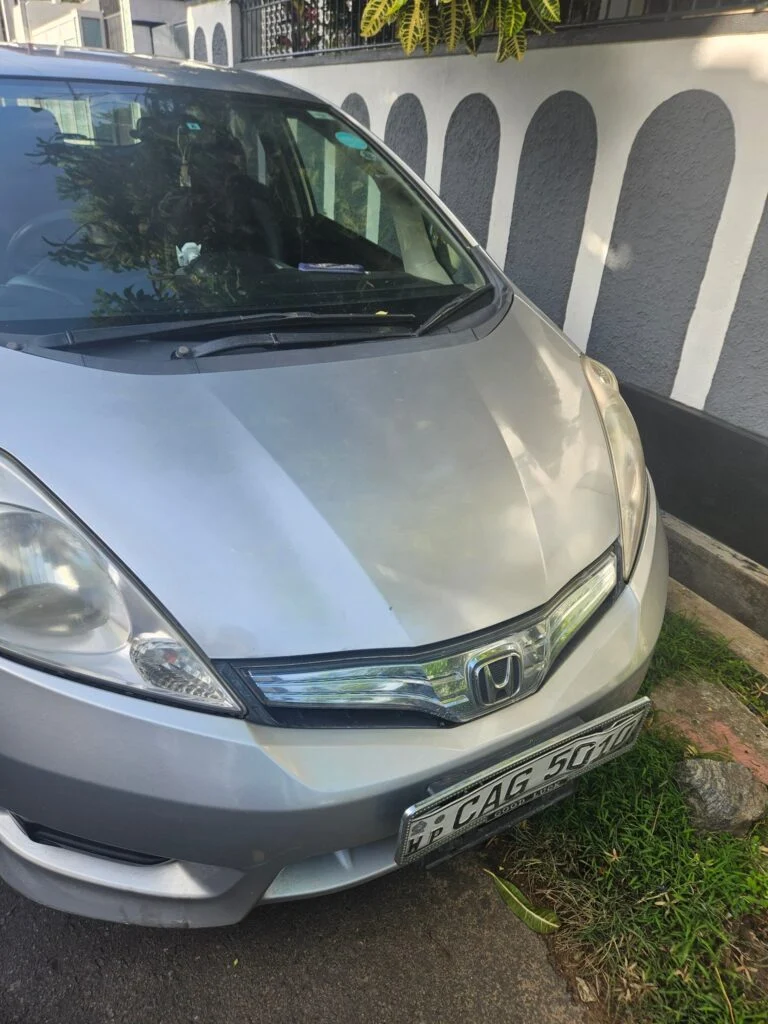 Front — Honda Fit shuttel