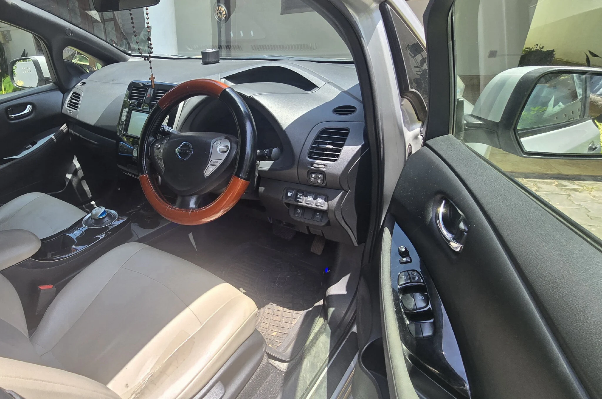 Dashboard — NISSAN Leaf