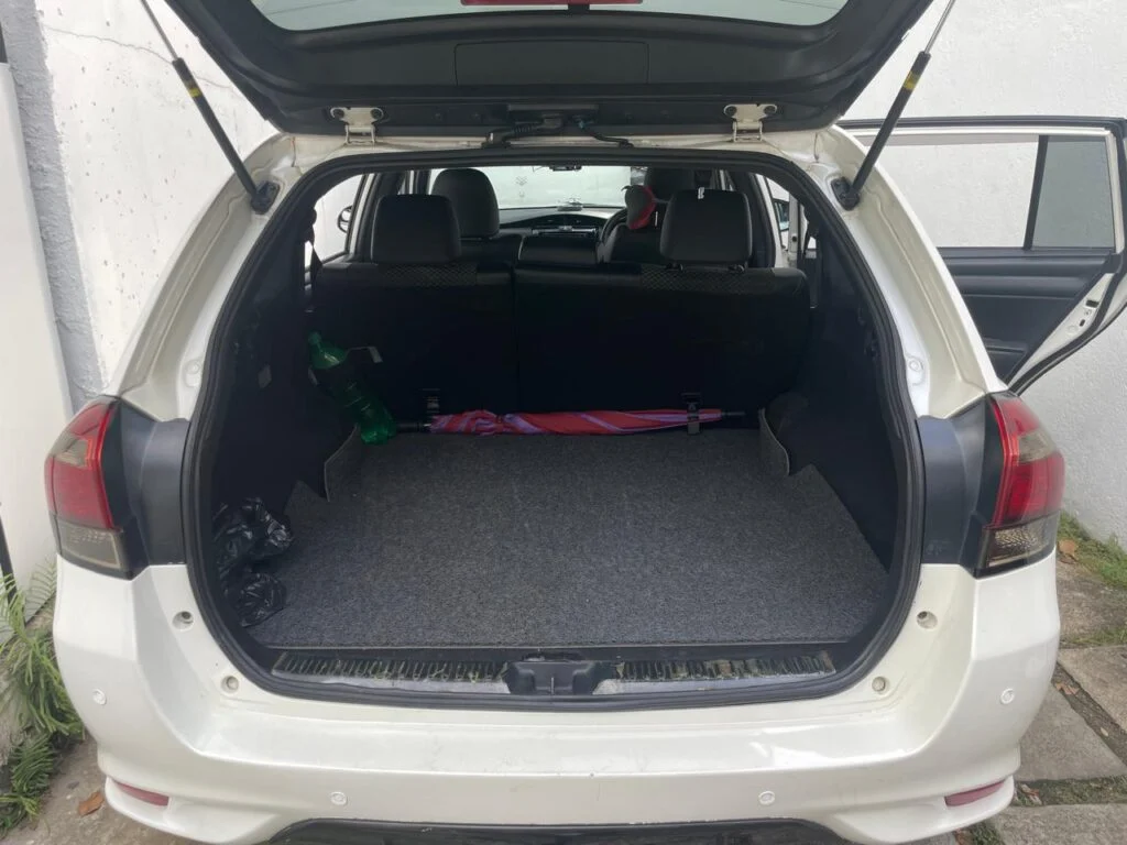 Passenger cabin — Toyota Corolla Fielder