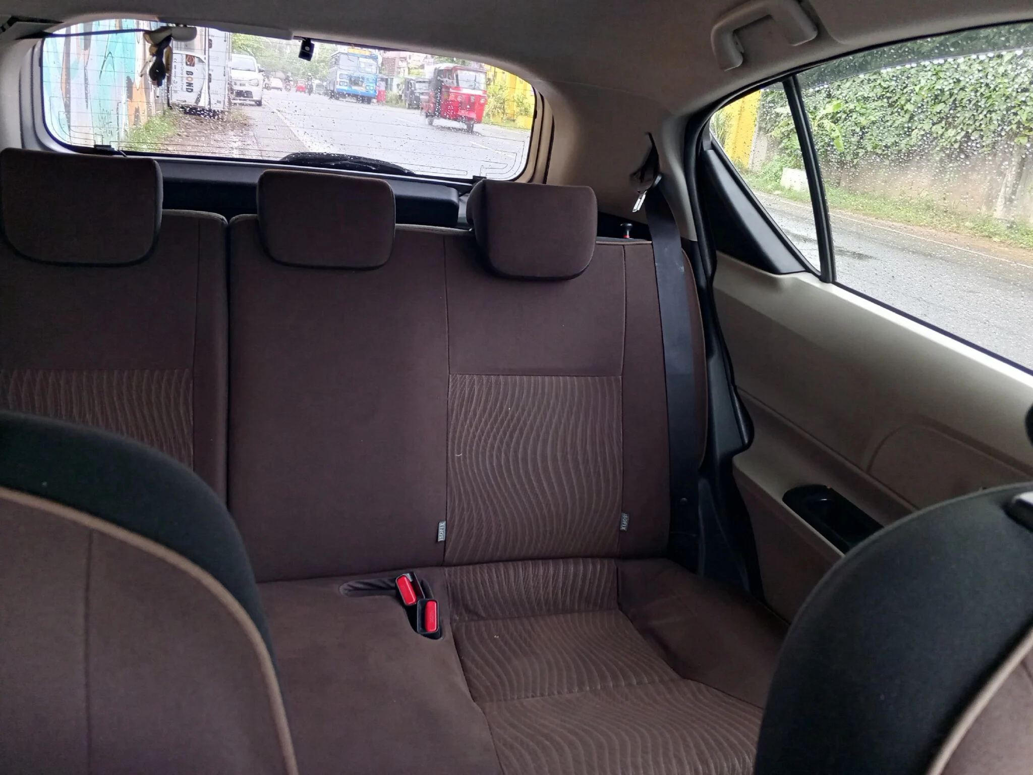 Passenger cabin — TOYOTA aqua