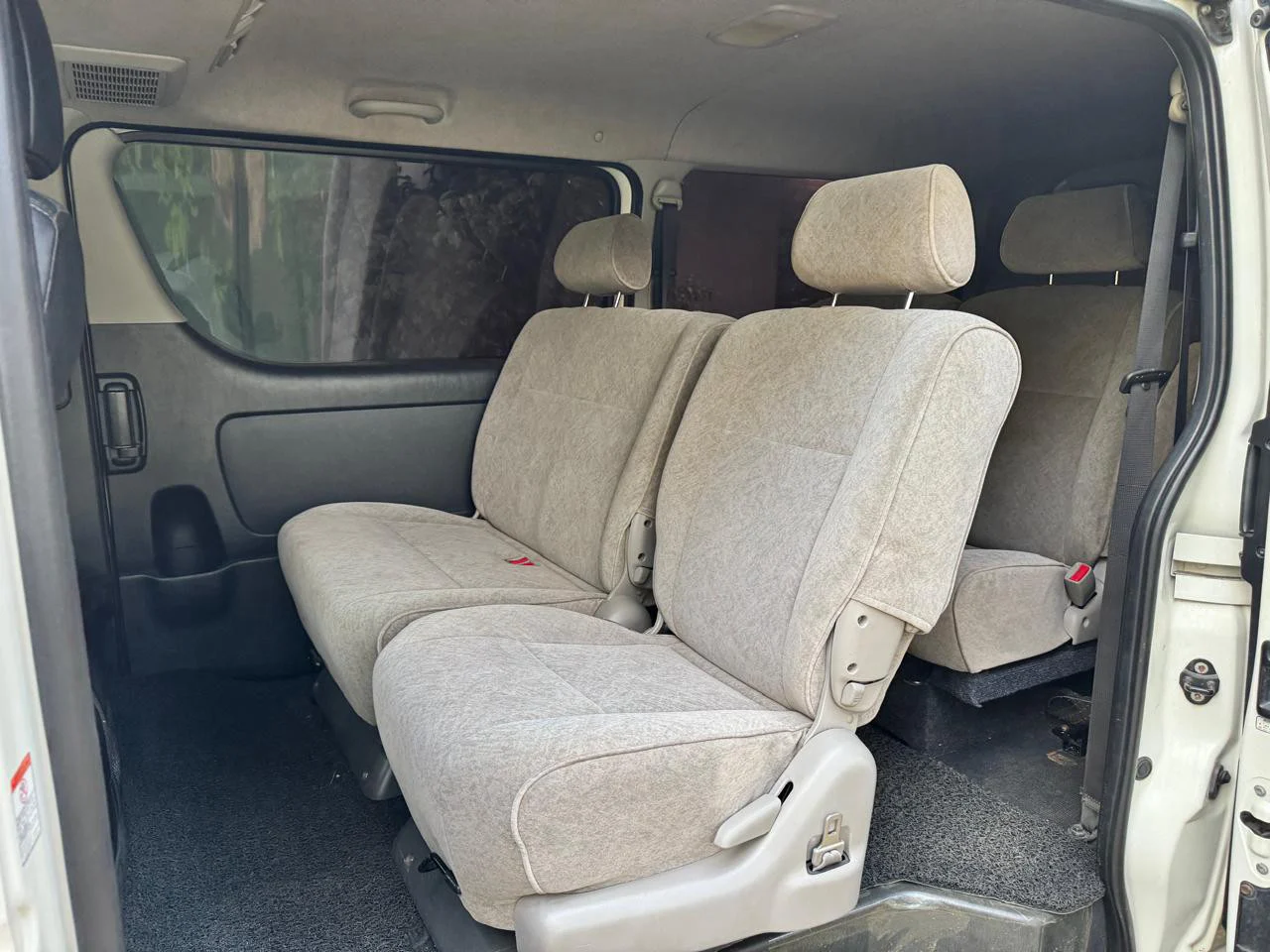 Passenger cabin — Toyota Hiace