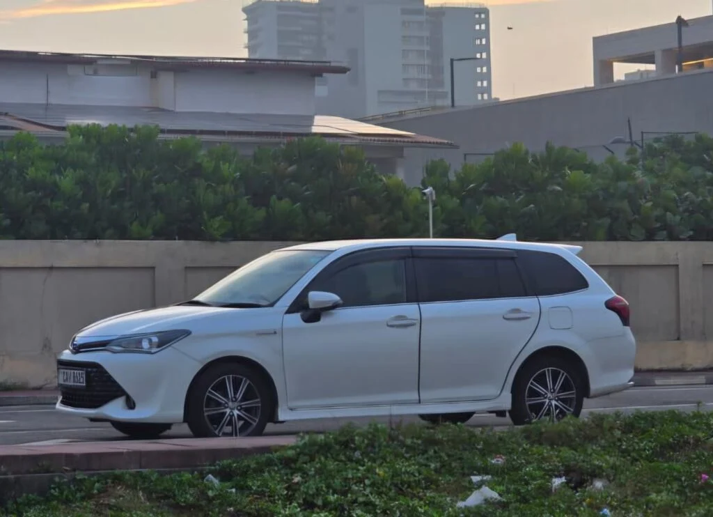 Left side — Toyota Corolla Fielder