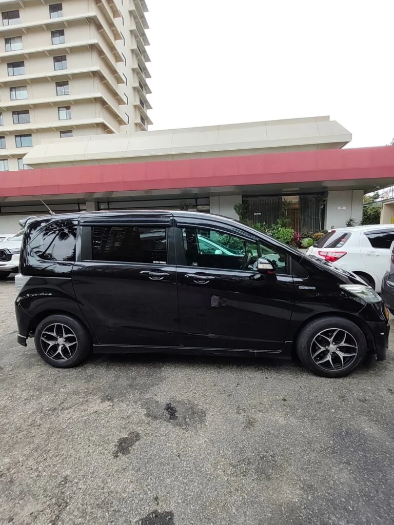 Left side — Honda FREED