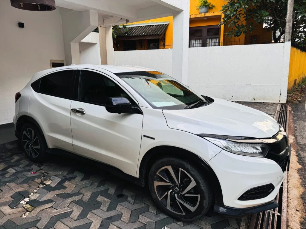 Right side — Honda Vezel
