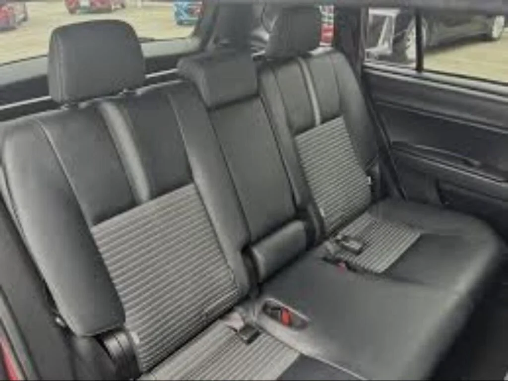 Interior right — Toyota Corolla Fielder